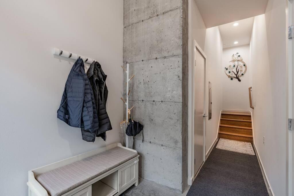 West Seattle'S Modern Townhome Екстер'єр фото