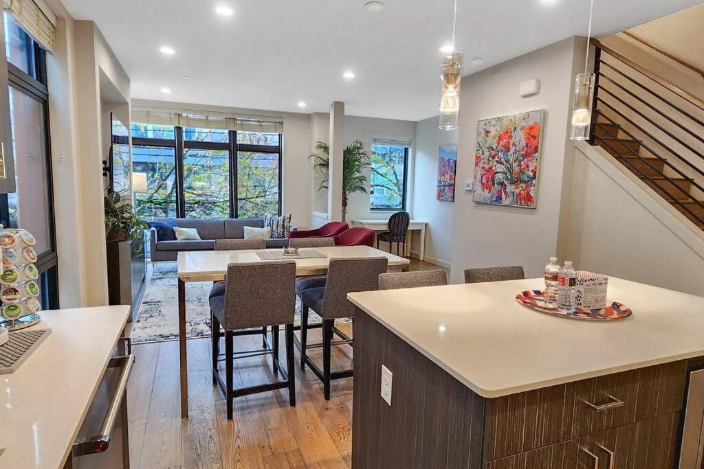 West Seattle'S Modern Townhome Екстер'єр фото